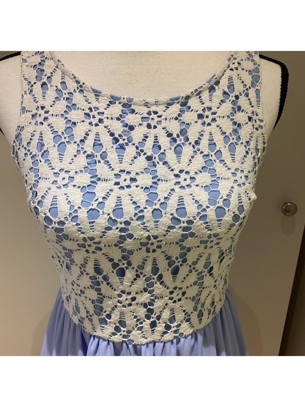 Eight Sixty Lavender Sleeveless Dress - Picture 2 of 7